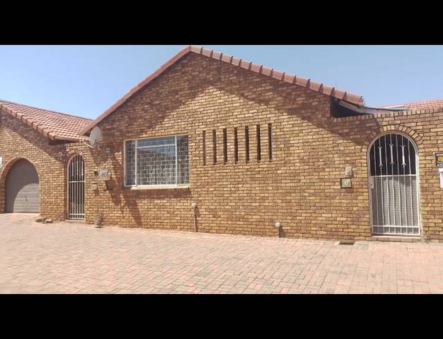 3 BEDROOM TOWNHOUSE FOR SALE IN HOMELAKE